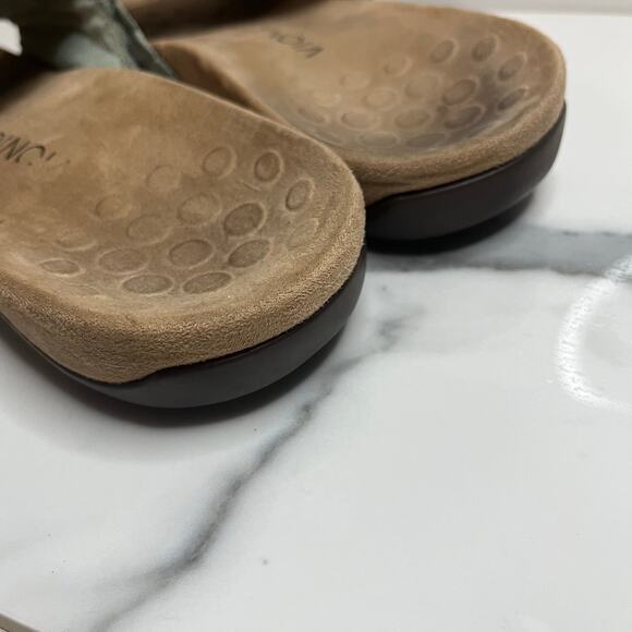 Vionic Women's Sage Green Hook Loop Comfort Slides Slip On Florence Sandals Sz 9 - Picture 4 of 5